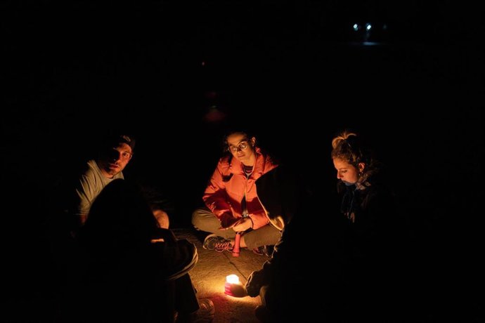 A Praza do Obradoiro durante o apagamento en Santiago de Compostela, a 28 de abril de 2025, en Santiago de Compostela, Galicia (España). Un apagamento eléctrico arrasou España, Portugal e parte de Francia ás 12.30h. da mañá. Sen saber aínda as causas