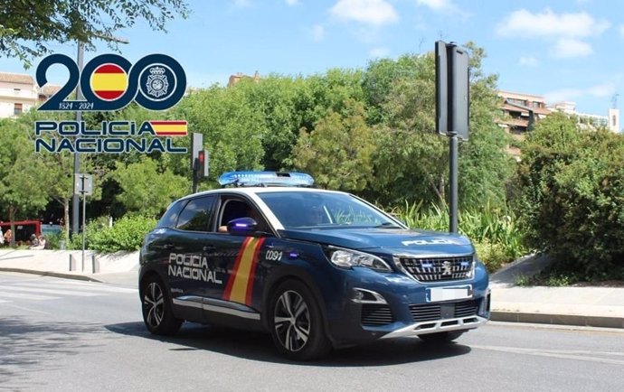 Vehículo de la Policía Nacional en Almería.