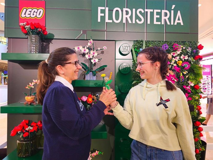Estos días también se podrá visitar en Puerto Venecia la Floristería LEGO.