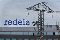 Las eléctricas caen hasta un 4% en Bolsa, con resaca del apagón y en plena temporada de resultados