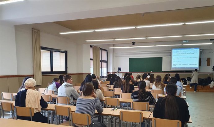 Pruebas de aptitud para estudiantes de grados de Educación