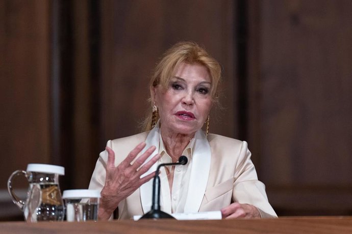 Archivo - La baronesa Thyssen-Bornemisza, Carmen Thyssen,  durante la rueda de prensa para informar del acuerdo para ubicar en Barcelona el Museo Carmen Thyssen, a 12 de diciembre de 2024, en Barcelona