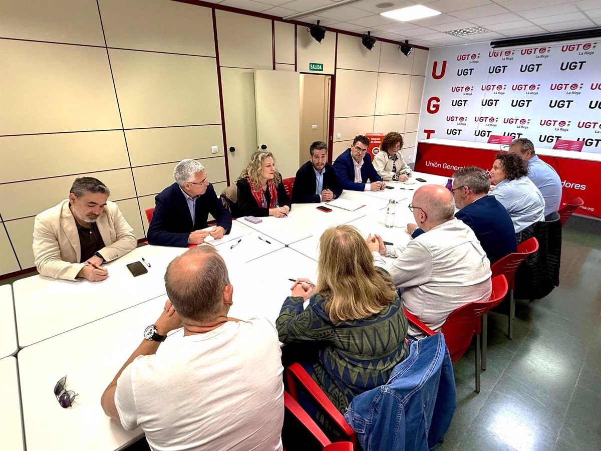 García asegura que el PSOE  gestiona mejor la economía, con más crecimiento y un reparto más justo de la riqueza 