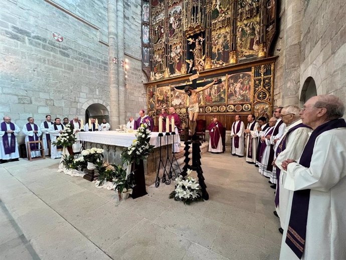Imagen del funeral por el papa Francisco celebrado en la Catedral de Tudela