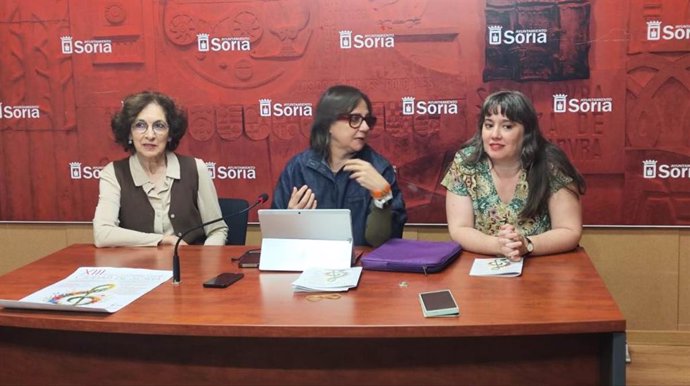 De izda a dcha, De la Mesa, Gonzalo y López presentan el Festival de Canto Coral de Soria.