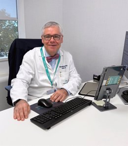 El Doctor Dieter Morales, Especialista De La Unidad De Cirugía Endocrina Del Hospital Quirónsalud Marbella.
