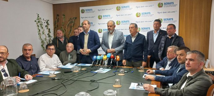 Miembros de la Junta de Gobierno de Scrats liderados por su presidente, Lucas Jiménez