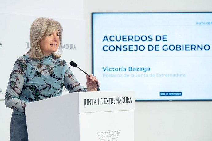 La portavoz de la Junta de Extremadura, Victoria Bazaga, en rueda de prensa este miércoles en Mérida