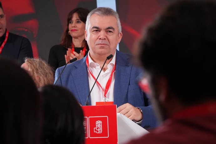 Archivo - El secretario de Organización del PSOE, Santos Cerdán, interviene durante la clausura del 10º Congreso del PSE-EE, en el Palacio de Congresos y Auditorio Kursaal, a 16 de febrero de 2025, en San Sebastián, Guipúzcoa, País Vasco (España). Bajo el