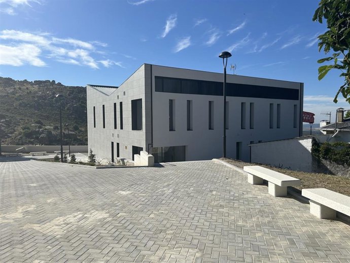 Archivo - Mejora de los accesos al centro de mayores de Valdemanco y rehabilitación de la calle Calvario.