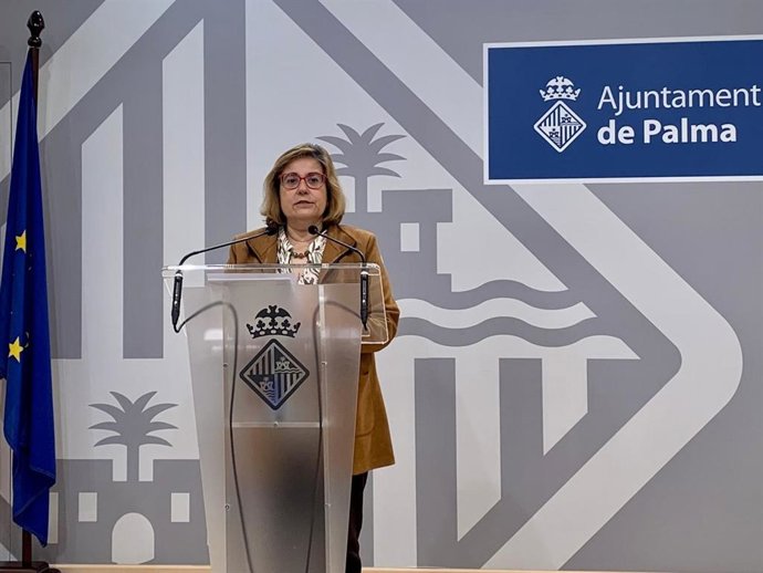 La portavoz del Ayuntamiento de Palma, Mercedes Celeste, en rueda de prensa.