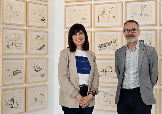 La diputada provincial de Cultura en Granada, Pilar Caracuel, y el director del Centro José Guerrero, Francisco Baena