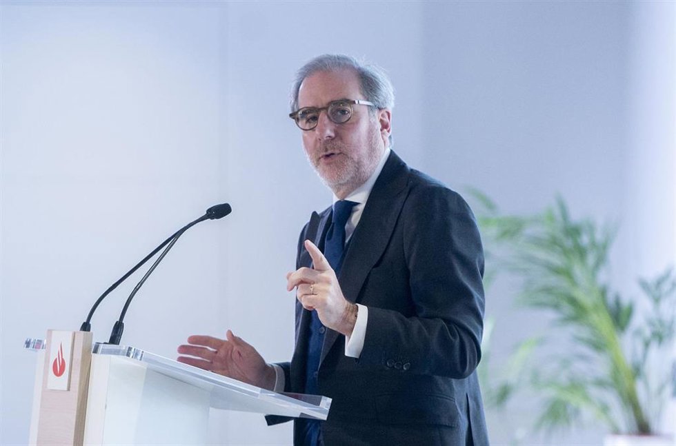 Archivo - El CEO, Héctor Grisi, durante la presentación del tercer trimestre 2024 por el Banco Santander, en la Ciudad Grupo Santander, a 29 de octubre de 2024, en Boadilla del Monte, Madrid (España).