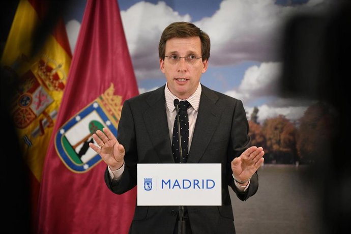 El alcalde de Madrid, José Luis Martínez-Almeida, durante un pleno en el Ayuntamiento de Madrid