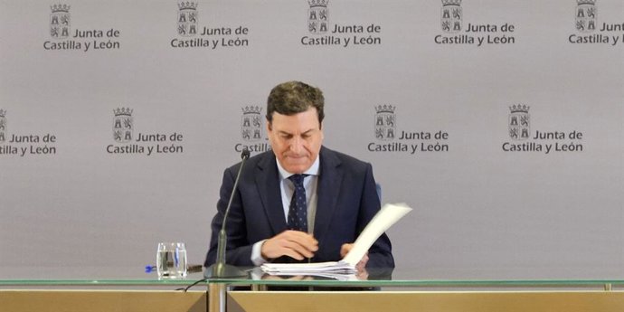 El Consejero De Economía Y Hacienda Y Portavoz De La Junta, Carlos Fernández Carriedo, En La Rueda De Prensa Posterior Al Consejo De Gobierno
