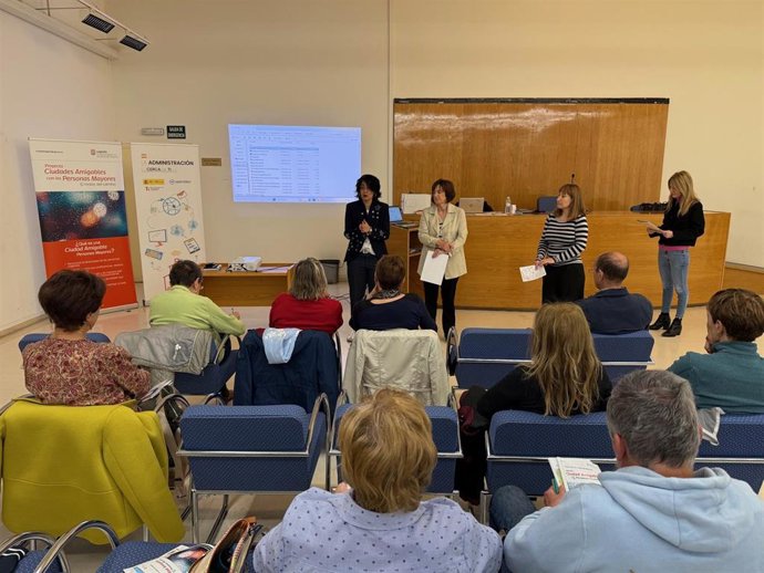 Jornada acercamiento mayores a la administración