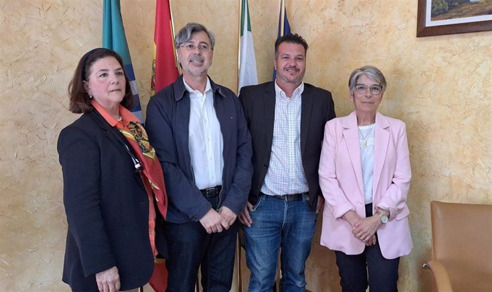 La edil independiente en el Ayuntamiento de Totalán, Margarita Blanco, y los concejales del PSOE Miguel Ángel Escaño, Remedios Fernández y Daniel Hernández han visto prosperar la moción de censura este miércoles que da la Alcaldía a Escaño.