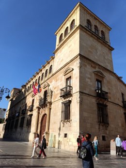 Fachada del Palacio de los Guzmanes, sede de la Diputación de León.