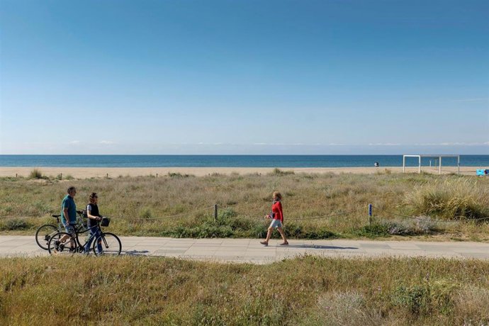 La Diputació de Barcelona y el AMB se alían para atraer turismo sostenible al Delta del Llobregat.