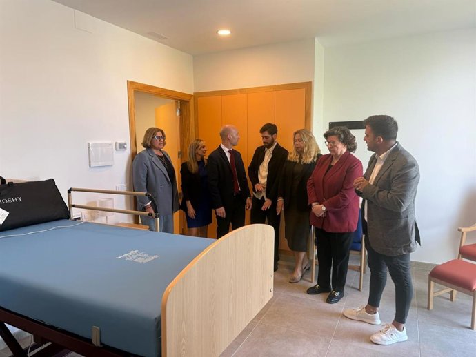 La consellera de Familias, Catalina Cirer, en la inauguración de la residencia de Sant Lluís