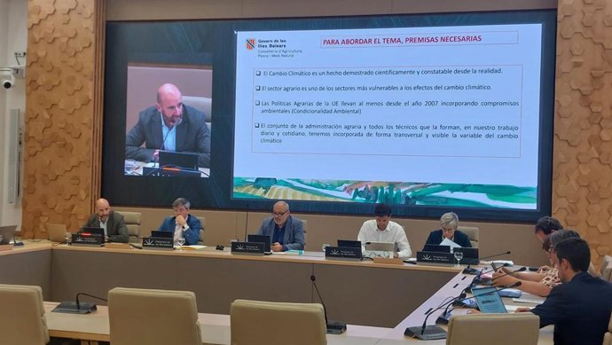 El director general de Agricultura, Ganadería y Desarrollo Rural, Fernando Fernández, comparece en el Parlament.