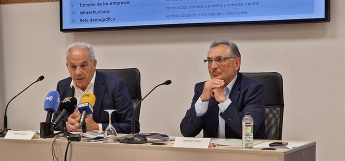 El presidente de CEOE Aragón, Miguel Marzo; y el del 'Think-Tank', Antonio J. Cobo.