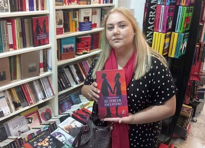 M. Ángeles Urda Anguita con la novela "El tercer encuentro"