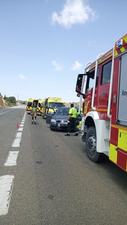 Servicios de emergencias atienden a los dos ocupantes del vehículo