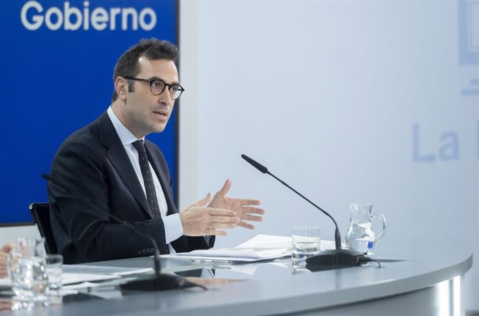El ministro de Economía, Comercio y Empresa, Carlos Cuerpo, este miércoles en la rueda de prensa posterior al Consejo de Ministros.