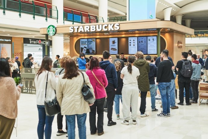 Inauguración de Starbucks en el centro comercial La Morea