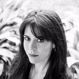 La presentadora Maya Pixelskaya conversará con tres de los artistas que exponen en el centro –Mar Solís, Almudena Lobera y Juan Navarro Baldeweg– en los tres primeros episodios de CentroCentro en podcast