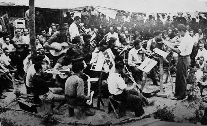 Músicos en el Campo de Gurs