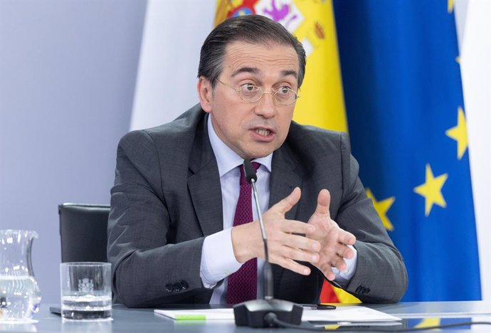 El ministro de Asuntos Exteriores, Unión Europea y Cooperación, José Manuel Albares, durante una rueda de prensa posterior a la reunión del Consejo de Ministros, en el Palacio de La Moncloa, a 1 de abril de 2025, en Madrid (España). El Consejo de Ministro