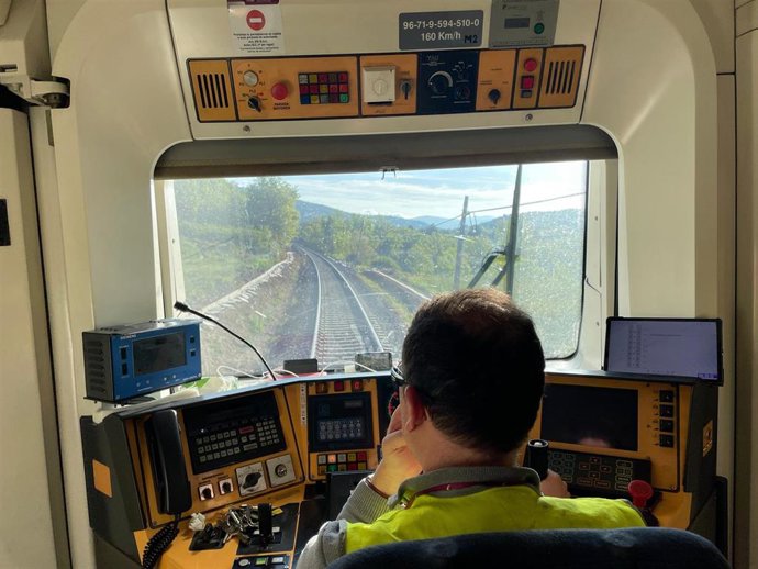 Renfe inicia la habilitación de maquinistas antes de recuperar los trenes con viajeros entre Huesca y Canfranc.