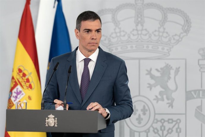 El presidente del Gobierno, Pedro Sánchez, comparece ante los medios, en el Palacio de la Moncloa, a 29 de abril de 2025, en Madrid (España). 