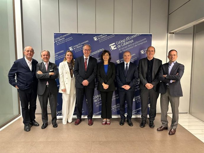 Reunión para debatir acerca de la reforma administrativa en Catalunya