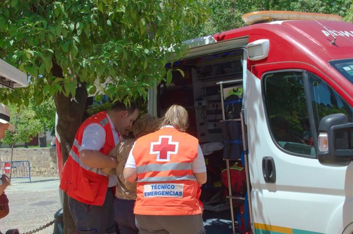 Cruz Roja monta en Córdoba un dispositivo preventivo con 40 personas con motivo de las Cruces.