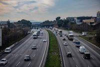 97.000 vehicles surten de Barcelona i el seu entorn fins a les 18 hores, un 20% del previst