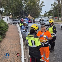 Accidente de tráfico en la rotonda de la Cañada de los Cardos, en Torremolinos.