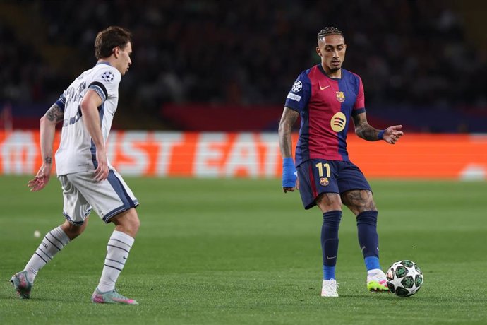 Raphinha Dias Belloli of FC Barcelona in action during the UEFA Champions League 2024/25 Semi Final First leg, match between FC Barcelona and FC Internazionale Milano at Estadi Olimpic Lluis Companys on April 30, 2025 in Barcelona, Spain.