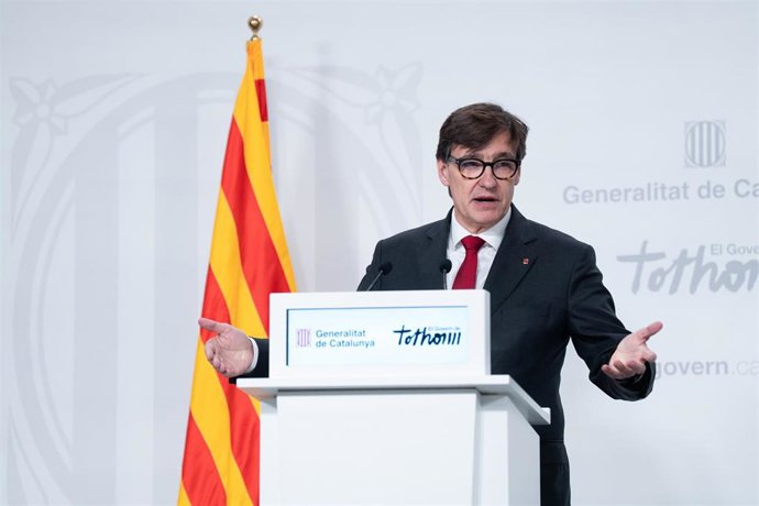 Archivo - El presidente de la Generalitat de Catalunya, Salvador Illa, durante una rueda de prensa, a 29 de abril de 2025, en Barcelona, Cataluña (España)