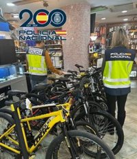 Dos detenidos por apropiarse de bicis eléctricas de alquiler y venderlas en tiendas de segunda mano