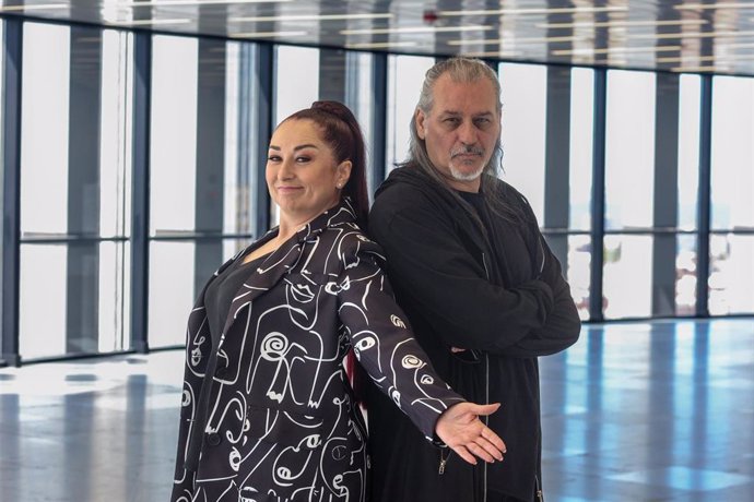 Archivo - El grupo Camela posa después de un junket de prensa por el concierto ‘Locos por la Música’, a 22 de abril de 2024, en Madrid (España)