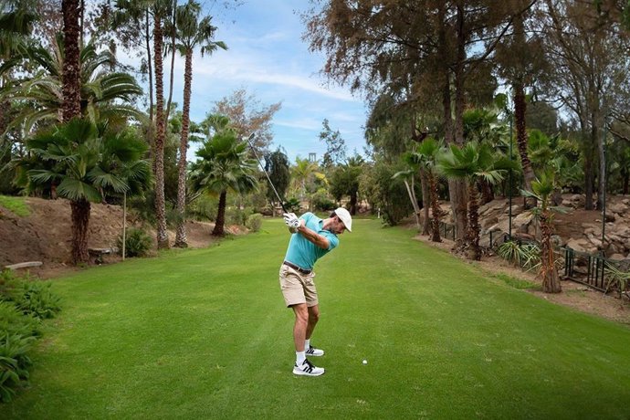 Escapada de lujo en el puente de mayo: golf, relax y ensueño canario en Bahía del Duque