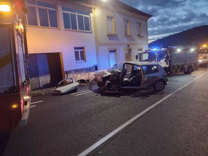 Imagen del vehículo tras el accidente.