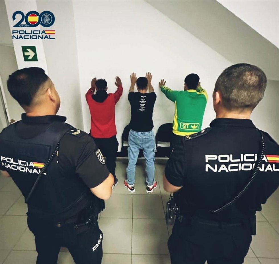 Suc.- Tres detenidos por un delito de robo con violencia e intimidación en Las Alcaravaneras (Gran Canaria)