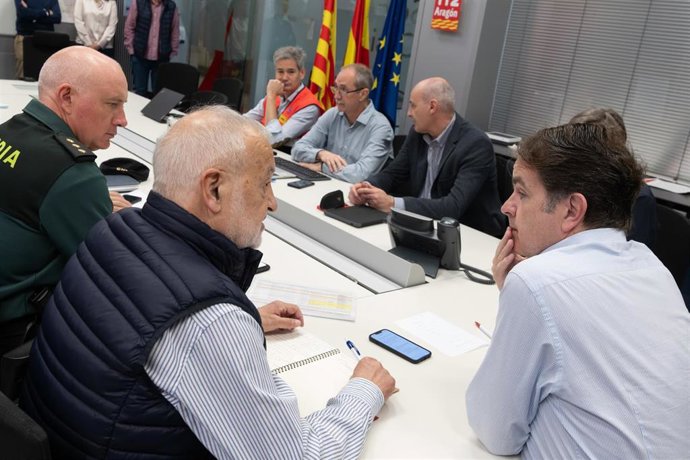 El consejero de Hacienda, Interior y Administración Pública, Roberto Bermúdez de Castro, en la reunión del CECOP de este jueves en la que se ha decidido que Aragón pase al nivel 1 de alerta tras el apagón nacional sufrido el pasado lunes 28