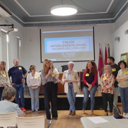 Taller intergeneracional 'Historias que conectan', desarrollado en la pedanía murciana de El Palmar