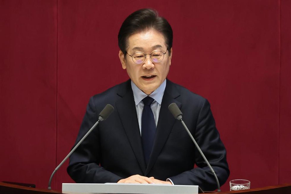 Archivo - El líder opositor surcoreano Lee Jae Myung.
