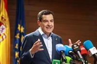 Moreno felicita el Día del Trabajo a todos los andaluces y agradece "el comportamiento ejemplar durante el apagón"